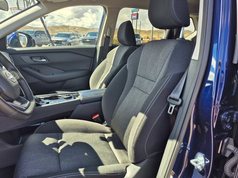 Used 2025 Nissan Rogue SV image 19