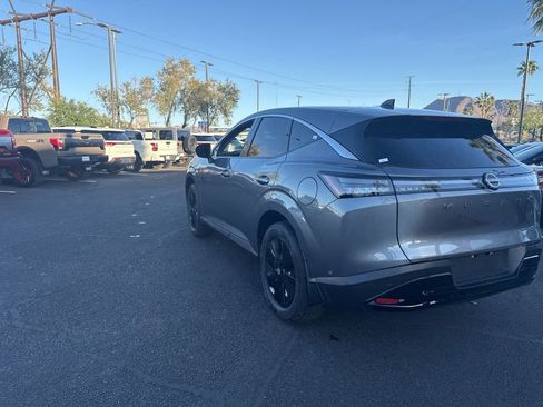 Used 2025 Nissan Murano SV image 12