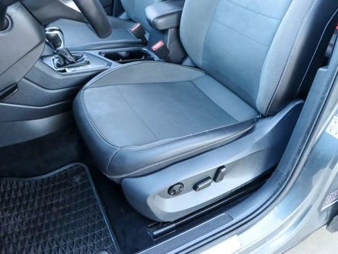 Used 2022 Volkswagen Taos SE image 13