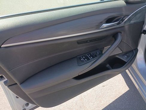 Used 2021 BMW 530i RWD image 13