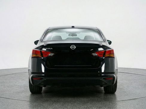 Used 2025 Nissan Altima 2.5 SV image 7
