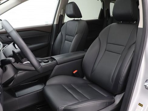 Used 2023 Nissan Rogue SL w/ SL Premium Package image 16