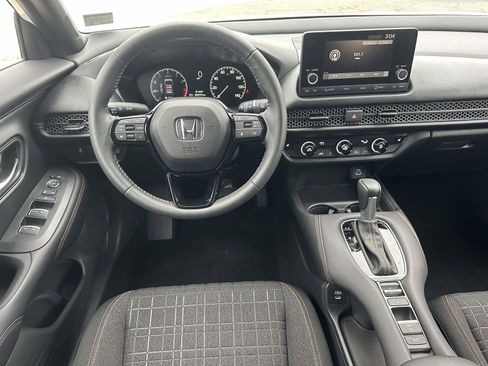 Used 2025 Honda HR-V Sport image 8