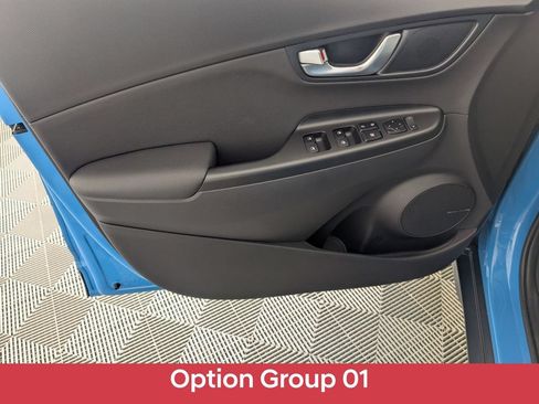 Used 2023 Hyundai Kona Limited AWD/4WD image 11