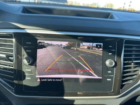 Used 2022 Volkswagen Atlas SEL image 18