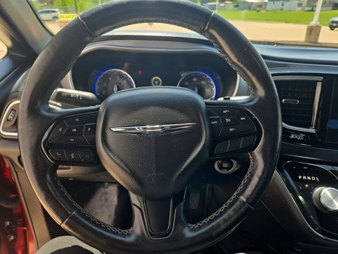 Used 2019 Chrysler Pacifica Touring-L Plus w/ S Appearance Package FWD image 19