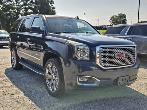 Used 2017 GMC Yukon Denali w/ Open Road Package RWD image 3