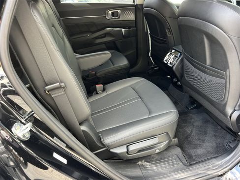 Used 2022 Kia Sorento SX image 13