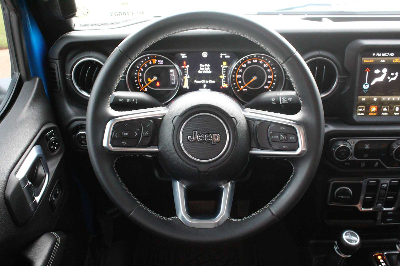 Used 2022 Jeep Gladiator Overland w/ Popular Equipment Package AWD/4WD image 39