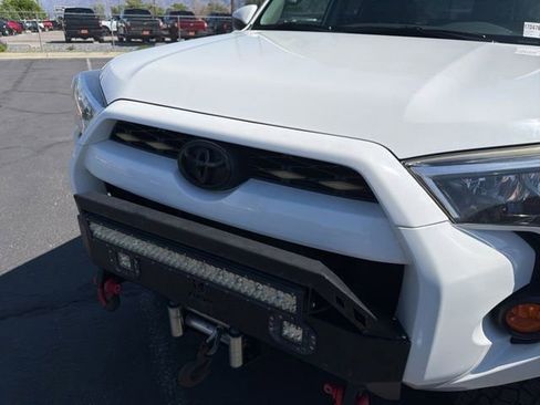 Used 2016 Toyota 4Runner SR5 AWD/4WD image 20
