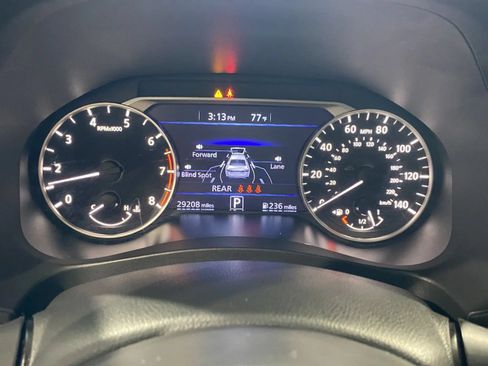 Used 2024 Nissan Altima 2.5 SV FWD image 12