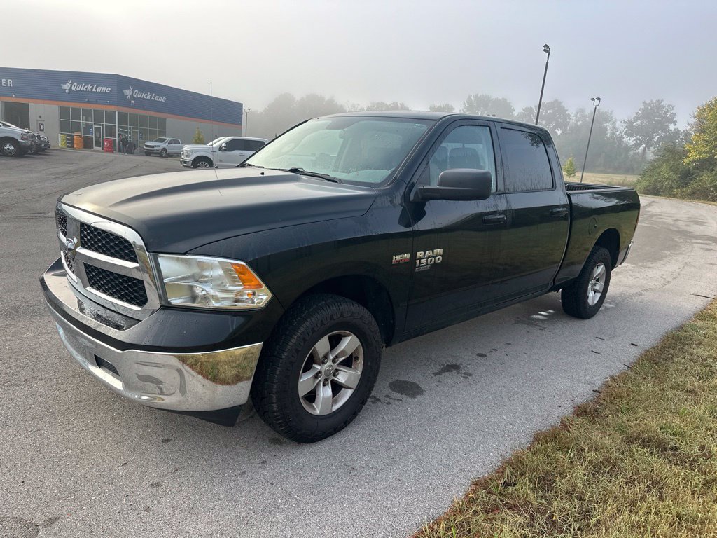 Used 2019 RAM 1500 Classic SLT AWD/4WD image 3
