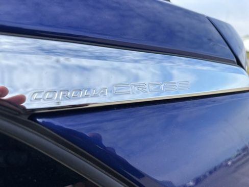Used 2024 Toyota Corolla Cross XLE image 5