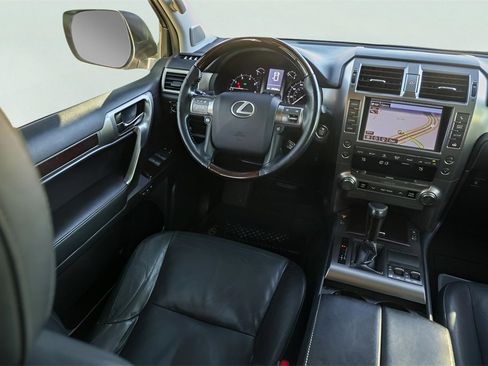 Used 2017 Lexus GX 460 Premium image 24