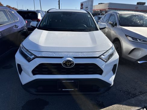 Used 2022 Toyota RAV4 XLE w/ Convenience Package image 3