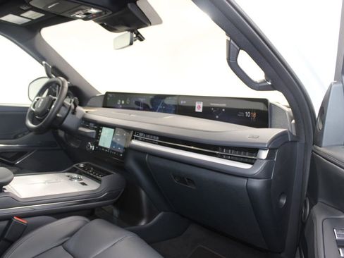 New 2025 Lincoln Navigator Reserve w/ Jet Appearance Package image 32