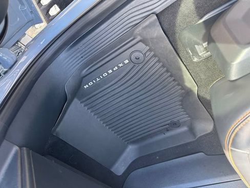 Used 2025 Ford Expedition Tremor AWD/4WD image 17