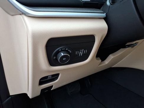 New 2025 Jeep Grand Cherokee Limited image 17