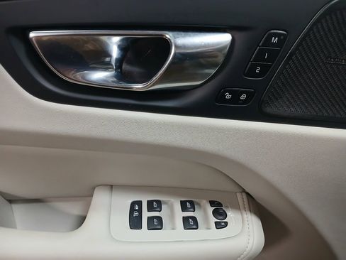 Used 2021 Volvo XC60 T5 Inscription w/ Advanced Package image 10