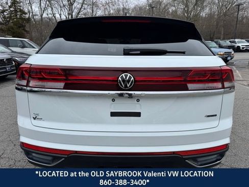 Certified 2025 Volkswagen Atlas Cross Sport SE w/ Black Wheel Package AWD/4WD image 7