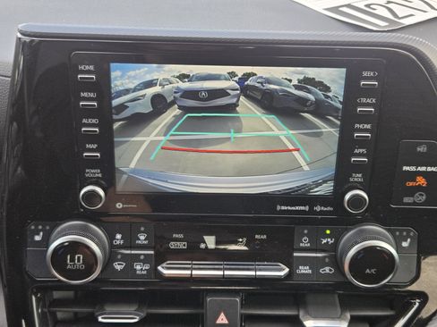 Used 2021 Toyota Highlander XSE FWD image 22