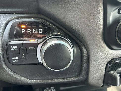 Used 2024 RAM 2500 Tradesman w/ Chrome Appearance Group AWD/4WD image 12