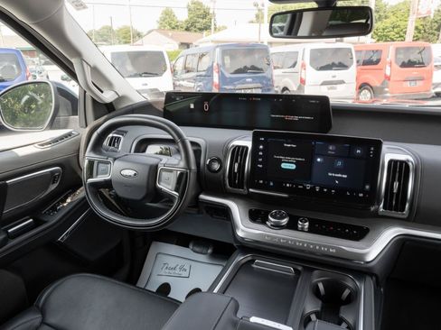 Used 2025 Ford Expedition Max Platinum w/ Driver's Package AWD/4WD image 29
