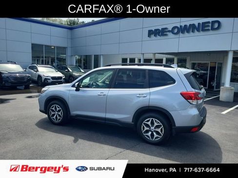 Used 2020 Subaru Forester Premium image 3