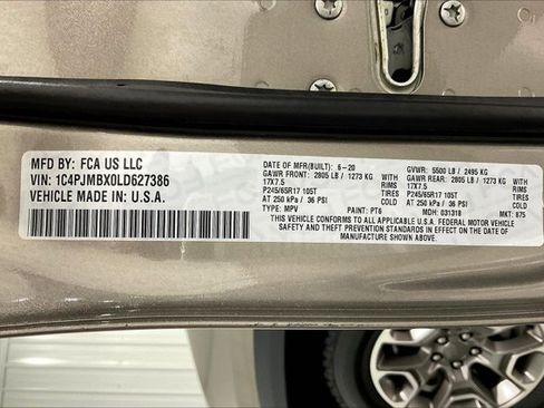 Used 2020 Jeep Cherokee Trailhawk w/ Cold Weather Group image 45