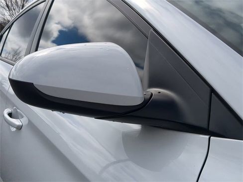 Used 2020 Hyundai Elantra Value Edition image 11