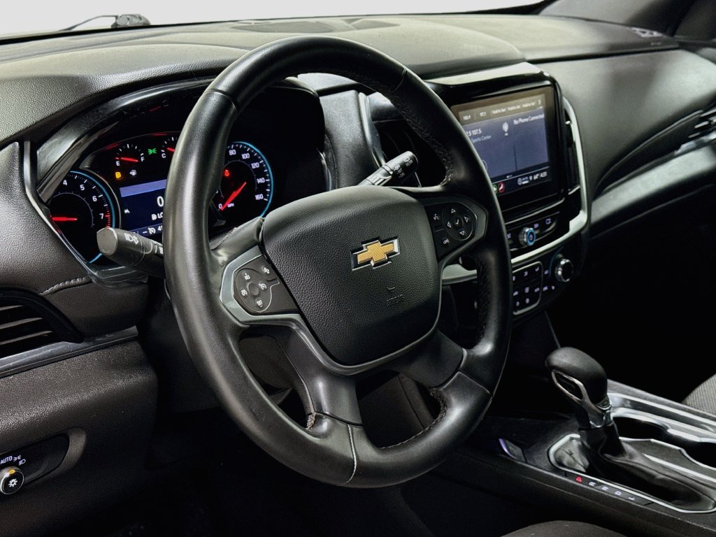 Used 2023 Chevrolet Traverse LT FWD image 12