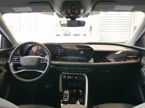 New 2025 Audi Q5 Premium image 18
