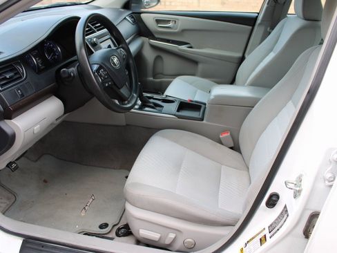 Used 2017 Toyota Camry LE image 15