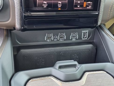 Used 2025 RAM 1500 Limited AWD/4WD image 25