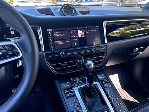 Used 2020 Porsche Macan AWD/4WD image 9