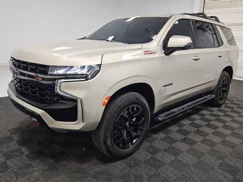 Used 2022 Chevrolet Tahoe Z71 w/ Luxury Package image 2