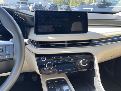 Certified 2025 INFINITI QX60 Luxe w/ Cargo Package image 3