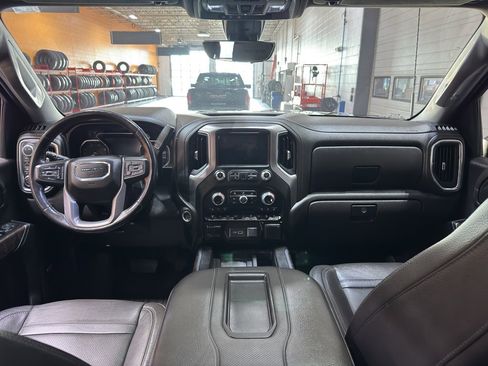 Used 2022 GMC Sierra 3500 Denali w/ Denali Ultimate Package image 18