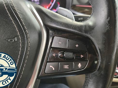 Used 2020 BMW 530i w/ Convenience Package RWD image 14