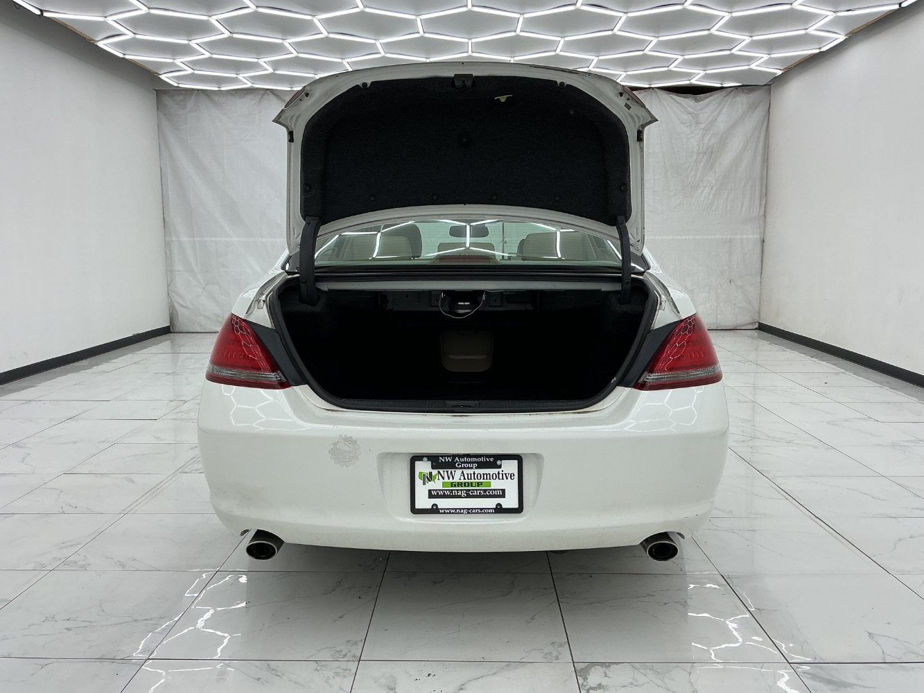 Used 2008 Toyota Avalon Limited FWD image 19
