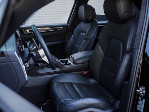 Used 2022 Porsche Cayenne GTS w/ Premium Package Plus image 23