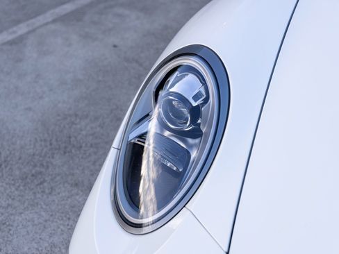 Certified 2019 Porsche 911 Carrera 4S image 19