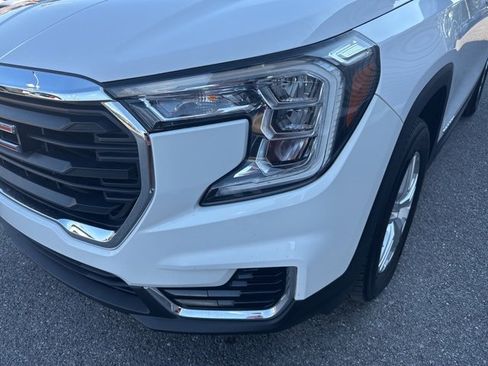 Used 2023 GMC Terrain SLE w/ Driver Convenience Package image 9