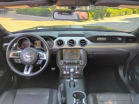 Used 2018 Ford Mustang GT Premium RWD image 11