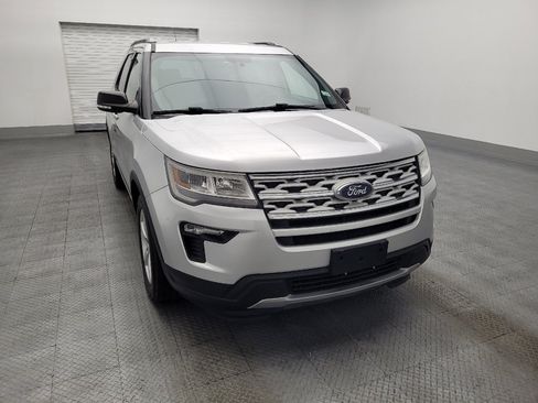 Used 2019 Ford Explorer XLT w/ Equipment Group 201A FWD image 14