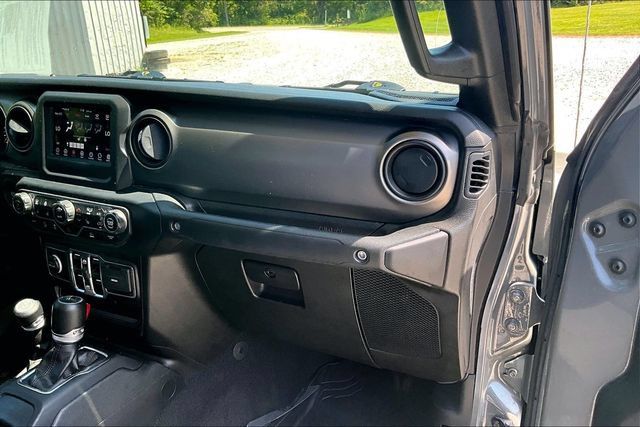 Used 2021 Jeep Gladiator Sport AWD/4WD image 14
