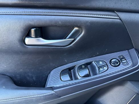 Used 2024 Nissan Sentra SV FWD image 10