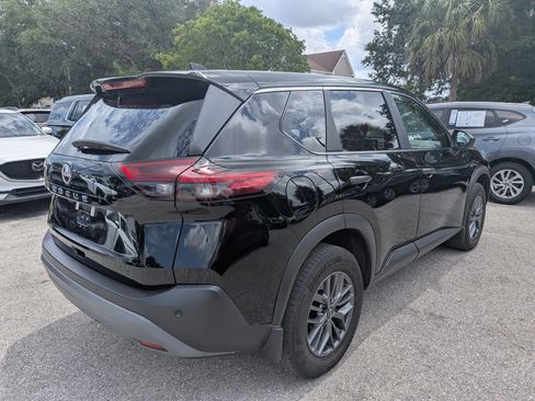 Used 2023 Nissan Rogue S FWD image 4