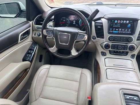 Used 2019 GMC Yukon Denali w/ Denali Ultimate Package image 16