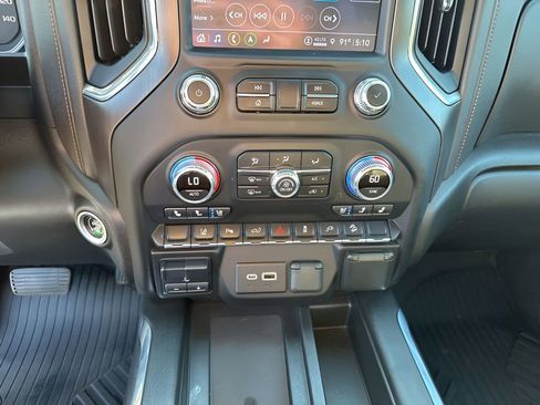 Used 2022 GMC Sierra 2500 AT4 w/ AT4 Premium Plus Package image 34